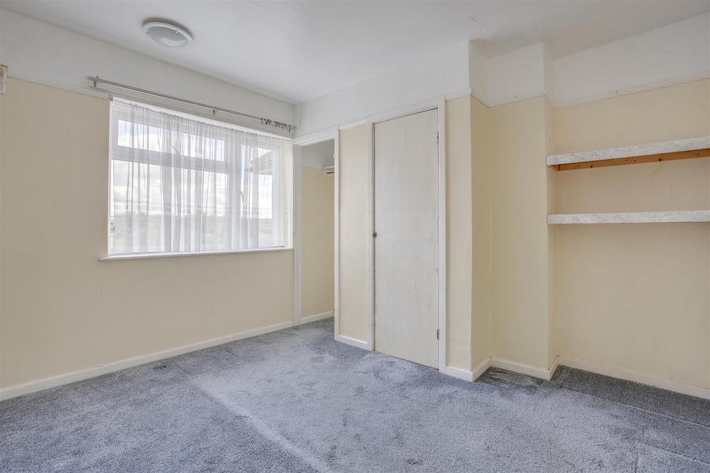 105 Chiltern Avenue, HP12 3 UW-2.jpg
