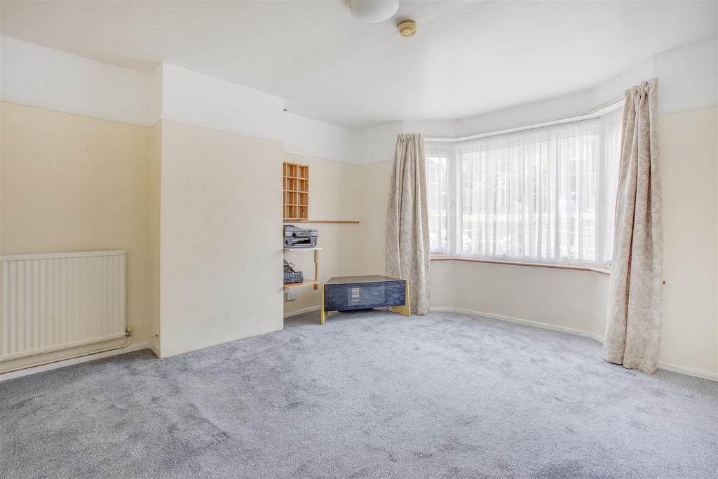 105 Chiltern Avenue, HP12 3 UW-6.jpg