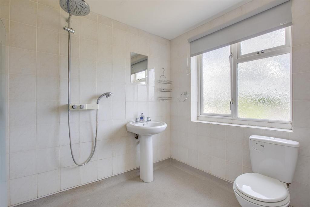 105 Chiltern Avenue, HP12 3 UW-10.jpg