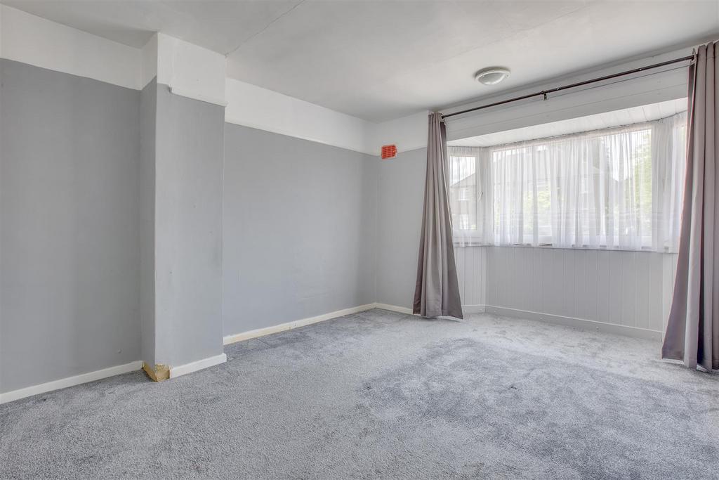 105 Chiltern Avenue, HP12 3 UW-3.jpg