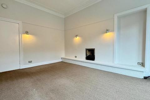 2 bedroom flat to rent, Dudley Drive, Glasgow G12