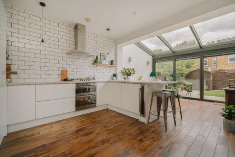 52 Ailsa Avenue, Twickenham, TW1 1NG