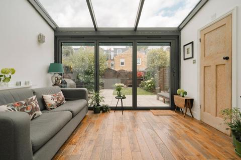 52 Ailsa Avenue, Twickenham, TW1 1NG