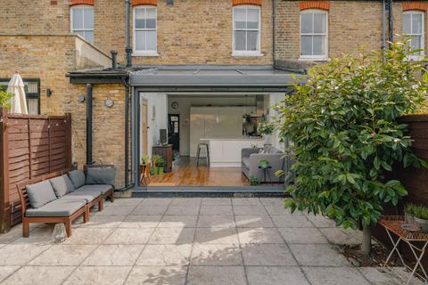 52 Ailsa Avenue, Twickenham, TW1 1NG