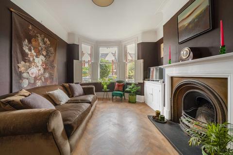 52 Ailsa Avenue, Twickenham, TW1 1NG