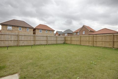 4 bedroom detached house for sale, Warwick Crescent, Brough