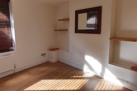 1 bedroom flat to rent, Flat 1 | 10 Queen Street