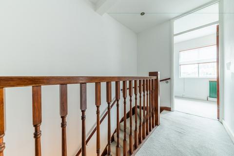 2 bedroom flat for sale, Battersea Rise, London, SW11