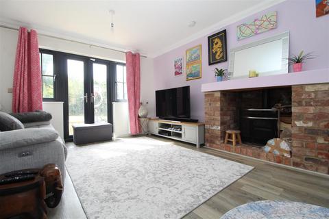 4 bedroom detached house for sale, Bakers Field, Cliffsend, Ramsgate