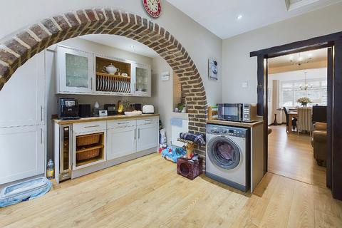 3 Longmeadow Road, Sidcup, DA15 8BH