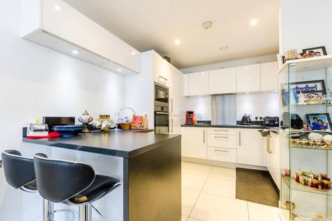 2 bedroom flat for sale, Graciosa Court, Harford Street, Stepney, London, E1