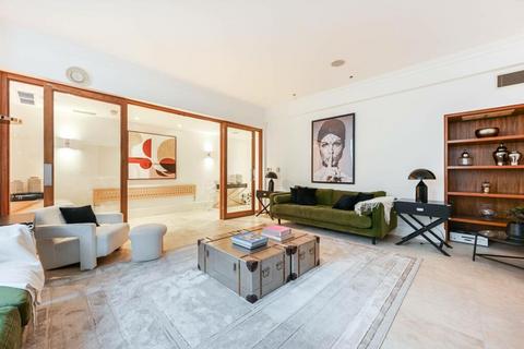 2 bedroom flat to rent, St. Georges Square, London SW1V