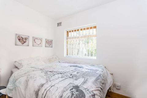 2 bedroom flat to rent, Litchfield Road, Cricklewood, London, NW2