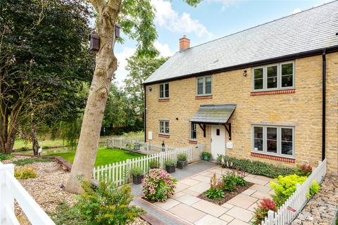 4 bedroom semi-detached house for sale, Bridge Road, Cosgrove, Milton Keynes, Northamptonshire, MK19