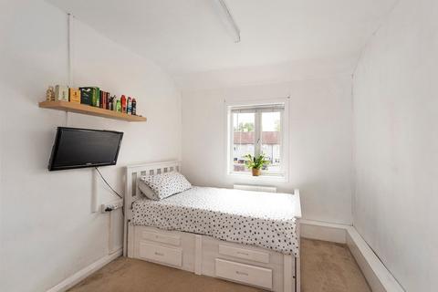 79 Purneys Road, London, SE9 6HU