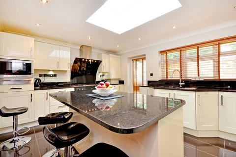 20 Hurst Road, London, E17 3BL