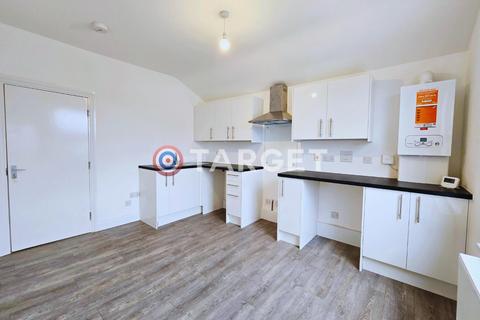 2 bedroom flat to rent, Hertford Road, Enfield EN3