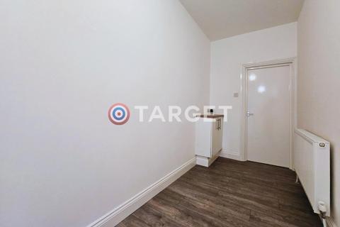 2 bedroom flat to rent, Hertford Road, Enfield EN3