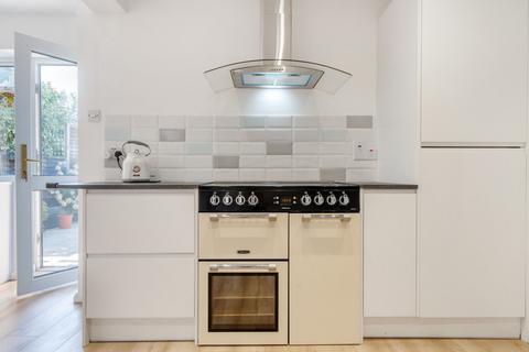 8 Blackberry Close, Four Marks, Alton, GU34 5BW