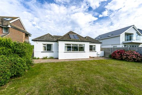 3 bedroom bungalow for sale, South Drive, Ferring, Worthing, West Sussex, BN12