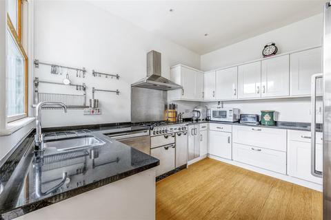 4 bedroom semi-detached house for sale, Coldershaw Road, London