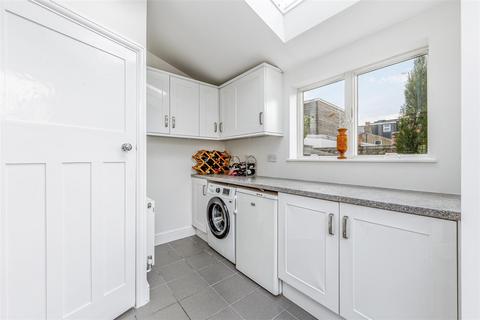 4 bedroom semi-detached house for sale, Coldershaw Road, London