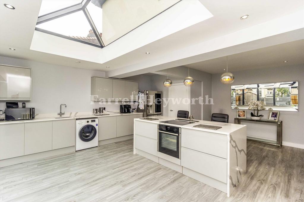 Kitchen dining room