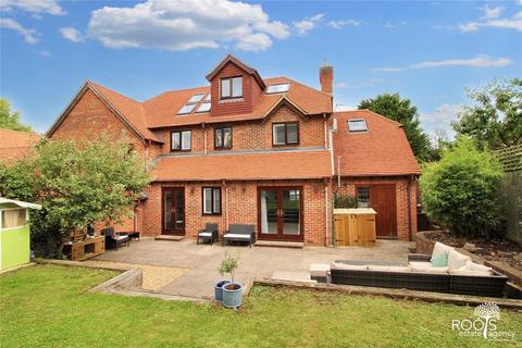 4 bedroom semi-detached house for sale, Evergreen, Thatcham RG19