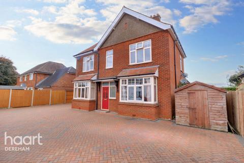 4 bedroom detached house for sale, Norwich Road, Dereham