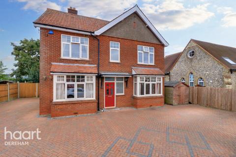 4 bedroom detached house for sale, Norwich Road, Dereham