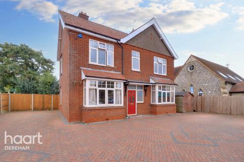 4 bedroom detached house for sale, Norwich Road, Dereham