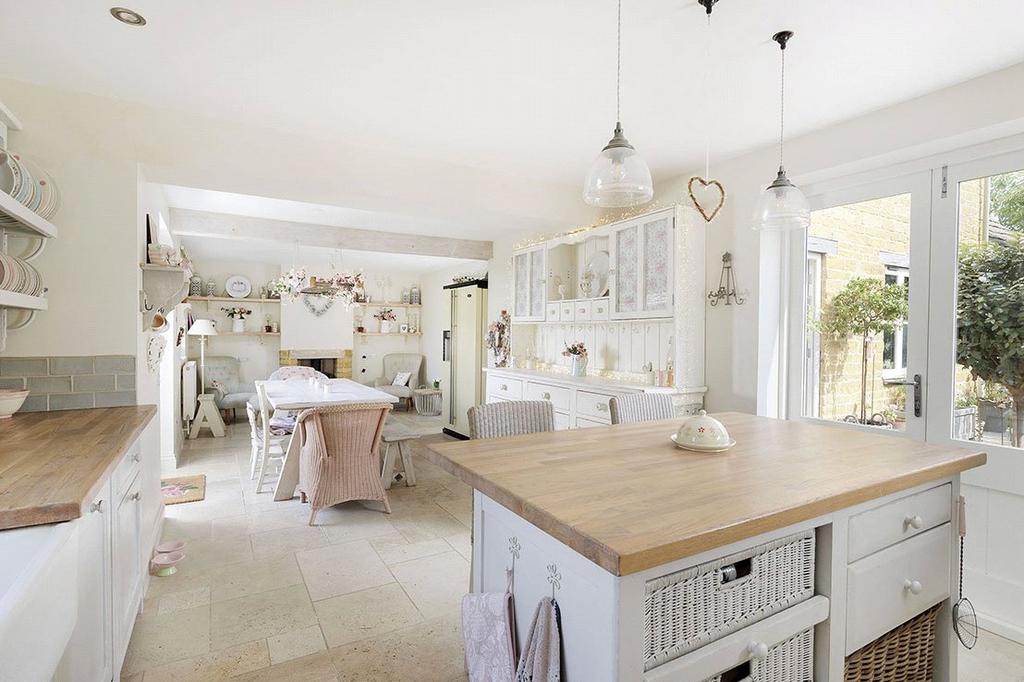 Kitchen/Dining
