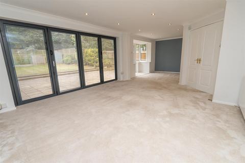 27 Kilverstone, Werrington, Peterborough, PE4 5DX