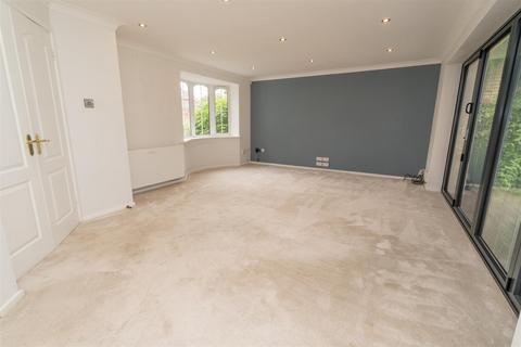 27 Kilverstone, Werrington, Peterborough, PE4 5DX
