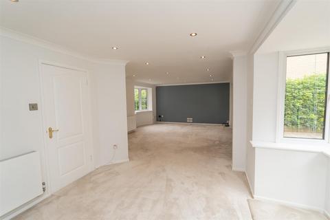 27 Kilverstone, Werrington, Peterborough, PE4 5DX