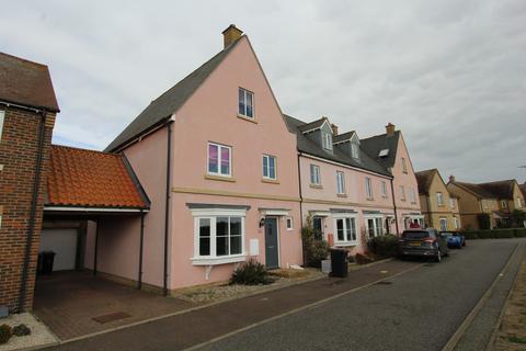 3 bedroom end of terrace house to rent, Battle Rise, Heybridge