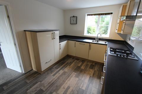 3 bedroom end of terrace house to rent, Battle Rise, Heybridge