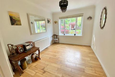 2 Argyll Close, Macclesfield, SK10 3QA
