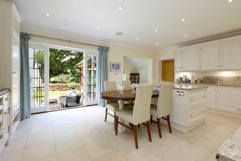 Strawberry House, 9 Bellridge Place, Knotty Green, Beaconsfield, HP9 2DN
