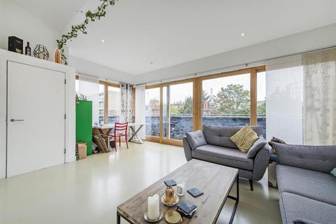 2 bedroom penthouse to rent, Minerva Street, London, E2