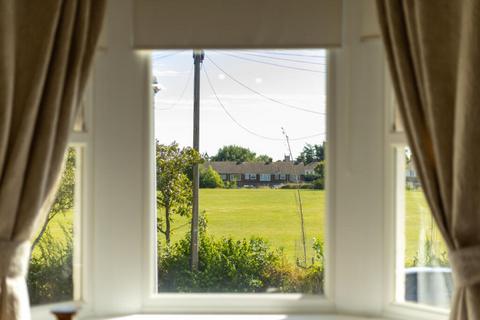 17 Weymouth Road, Folkestone, CT19 4HU