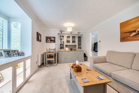 60 Groves Lea, Mortimer, Reading, RG7 3SR