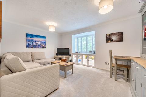 60 Groves Lea, Mortimer, Reading, RG7 3SR