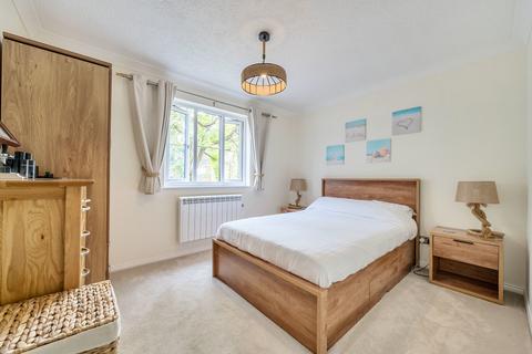 60 Groves Lea, Mortimer, Reading, RG7 3SR
