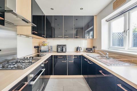 4 Beech Tree Mews, Batley, WF17 8FE