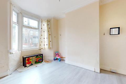 3 bedroom terraced house for sale, 69 Kingsland Road, Plaistow