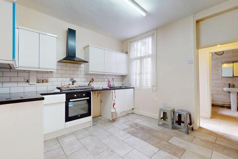 3 bedroom terraced house for sale, 69 Kingsland Road, Plaistow