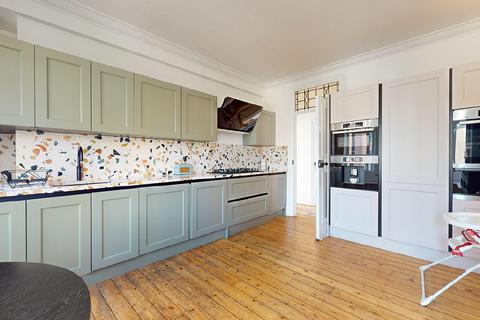 4 bedroom flat for sale, Flat 6 Connaught Court, 2-4 Connaught Street, Marble Arch