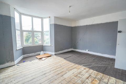 8 Adderbury Grove, Hull, HU5 1AS