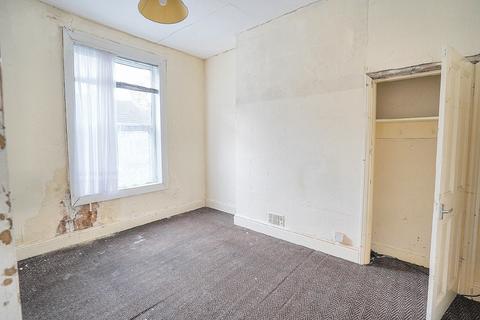 8 Adderbury Grove, Hull, HU5 1AS